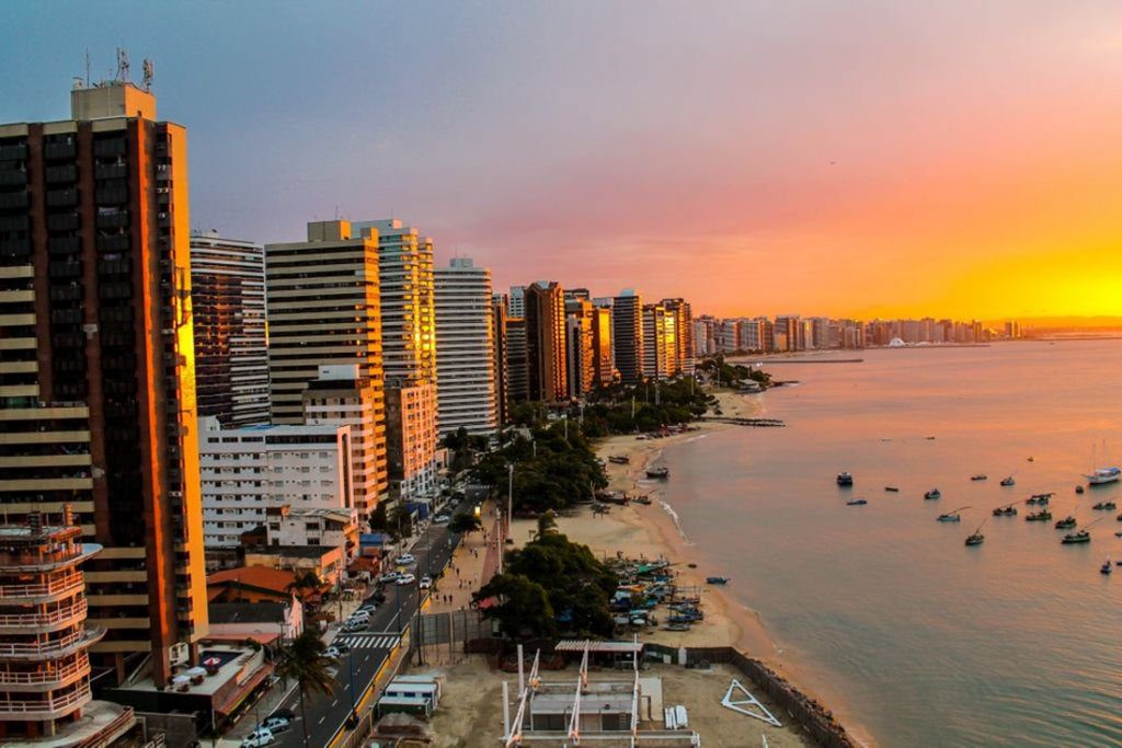 Visão panorãmica da praia em Fortaleza. conheca-o-ceara-cidades-fortaleza